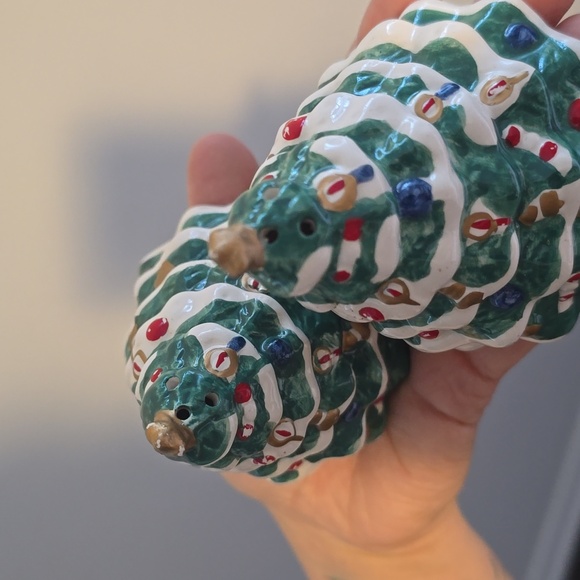 Vintage Ceramic Christmas Tree Salt & Pepper Shakers - Picture 4 of 5